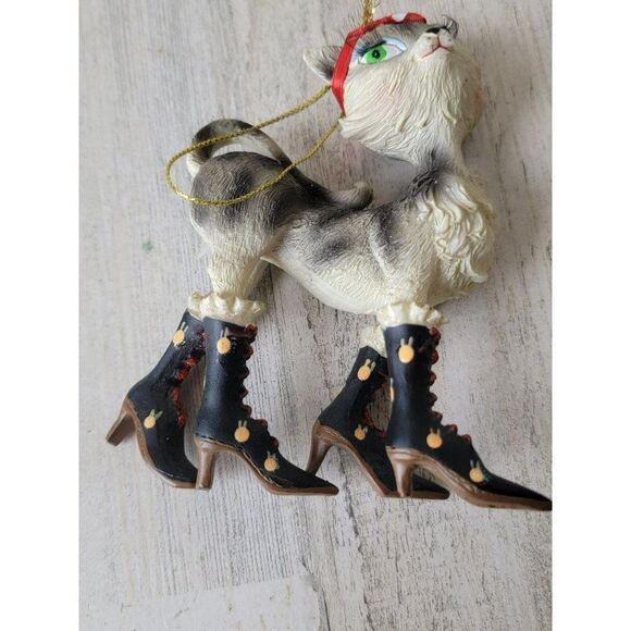 High heel boot camp bow eyelashes ornament Xmas decor - Picture 2 of 7